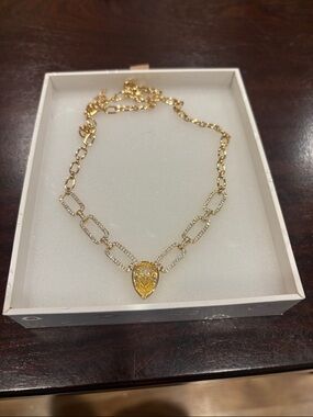 Nov 25: Citrine on Gold